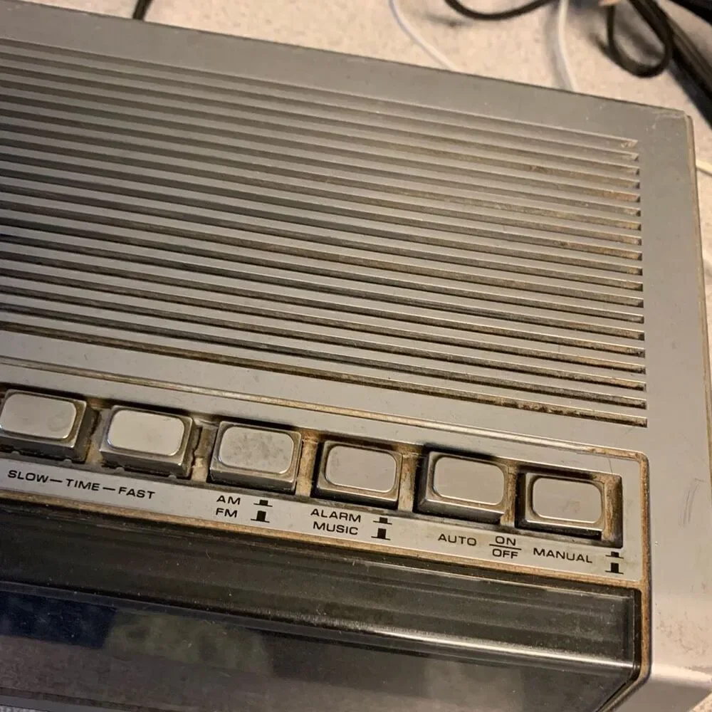 Kmart Model No. 30-41 Clock Radio *Only Clock Works-Read*